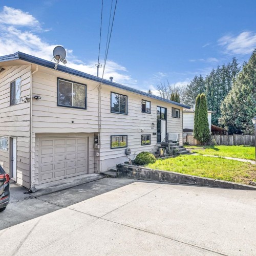Photo 2 at 6522 196 Street, Willoughby Heights, Langley