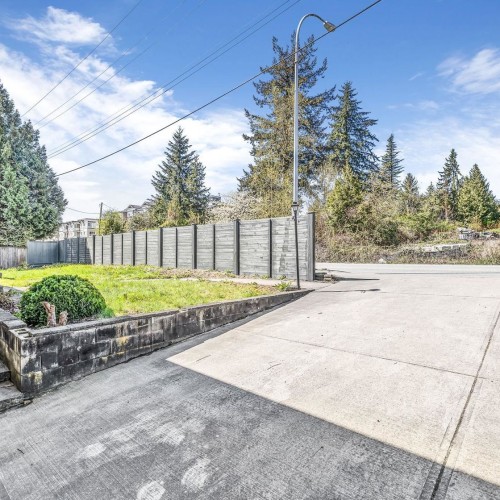 Photo 4 at 6522 196 Street, Willoughby Heights, Langley