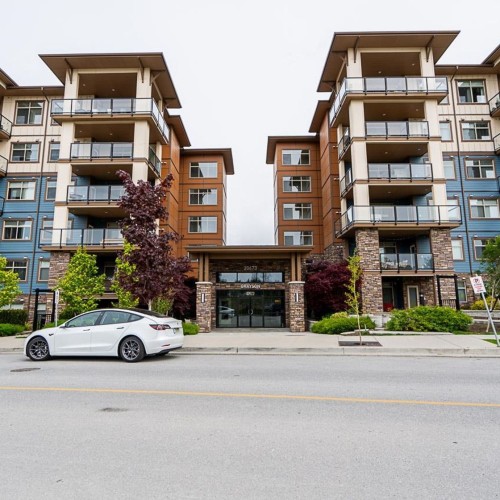 Photo 1 at 421 - 20673 78 Avenue, Willoughby Heights, Langley