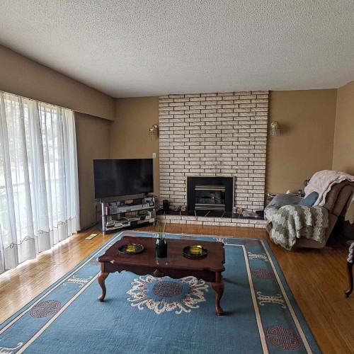 Photo 3 at 13858 Brentwood Crescent, Bolivar Heights, North Surrey