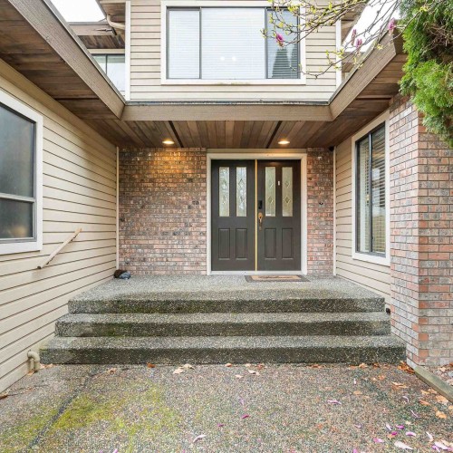 Photo 3 at 16752 Beechwood Court, Fraser Heights, North Surrey