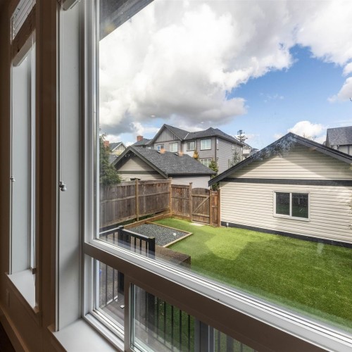 Photo 11 at 20487 82 Avenue, Willoughby Heights, Langley