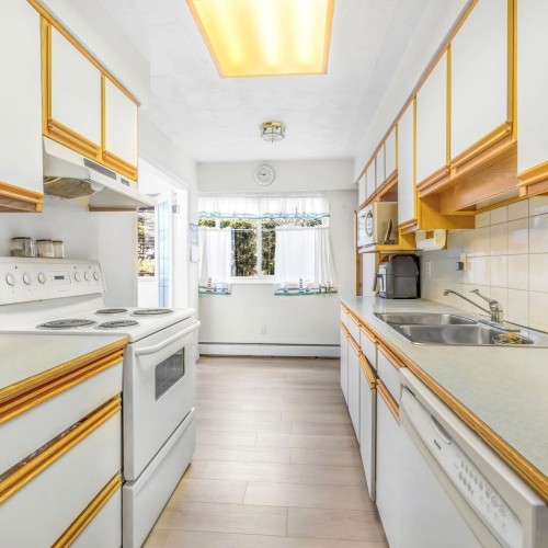 Photo 15 at 1 - 9400 122 Street, Queen Mary Park Surrey, Surrey Photo 15 at 1 - 9400 122 Street, Queen Mary Park Surrey, Surrey