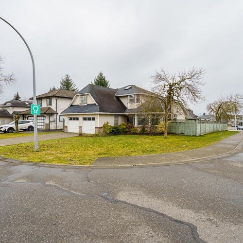 Photo 2 at 8941 143 Street, Bear Creek Green Timbers, Surrey Photo 2 at 8941 143 Street, Bear Creek Green Timbers, Surrey