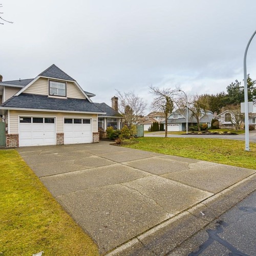 Photo 3 at 8941 143 Street, Bear Creek Green Timbers, Surrey Photo 3 at 8941 143 Street, Bear Creek Green Timbers, Surrey