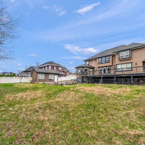 Photo 3 at 8438 171a Street, Fleetwood Tynehead, Surrey Photo 3 at 8438 171a Street, Fleetwood Tynehead, Surrey