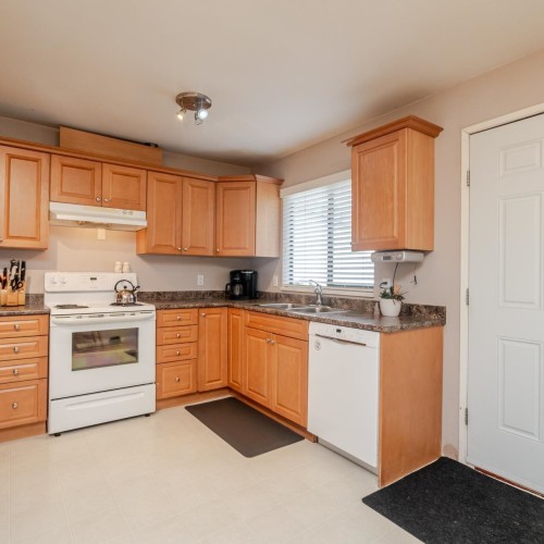 Photo 3 at 8570 152 Street, Fleetwood Tynehead, Surrey Photo 3 at 8570 152 Street, Fleetwood Tynehead, Surrey