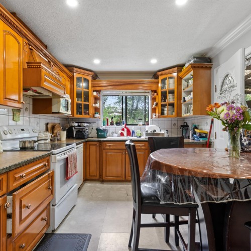 Photo 5 at 8864 Ursus Crescent, Bear Creek Green Timbers, Surrey Photo 5 at 8864 Ursus Crescent, Bear Creek Green Timbers, Surrey