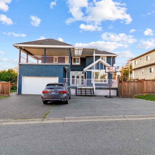 Photo 2 at 5772 152 Street, Sullivan Station, Surrey Photo 2 at 5772 152 Street, Sullivan Station, Surrey