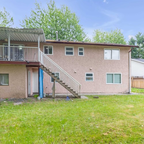 Photo 4 at 8841 140a Street, Bear Creek Green Timbers, Surrey Photo 4 at 8841 140a Street, Bear Creek Green Timbers, Surrey