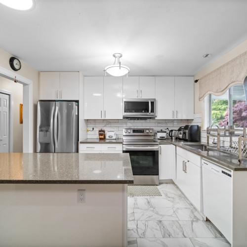 Photo 4 at 9364 152nd Street Street, Fleetwood Tynehead, Surrey Photo 4 at 9364 152nd Street Street, Fleetwood Tynehead, Surrey