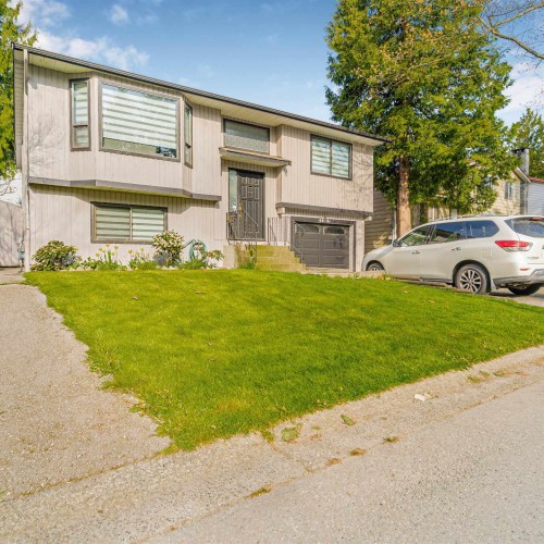 Photo 2 at 6661 141 Street, East Newton, Surrey Photo 2 at 6661 141 Street, East Newton, Surrey