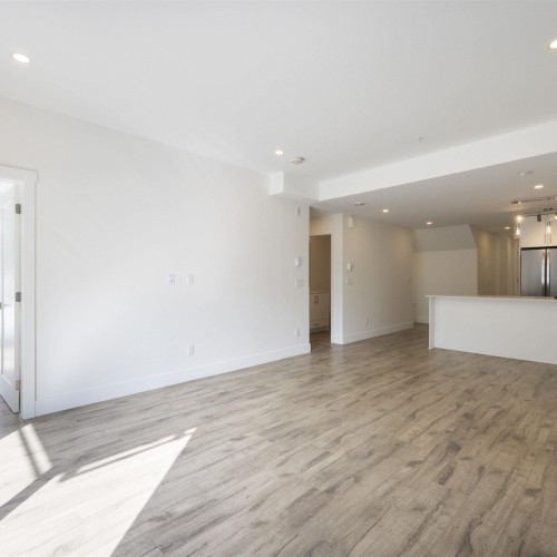 Photo 4 at 19 - 6328 King George Boulevard, Sullivan Station, Surrey Photo 4 at 19 - 6328 King George Boulevard, Sullivan Station, Surrey