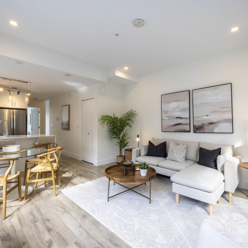 Photo 3 at 4 - 6328 King George Boulevard, East Newton, Surrey Photo 3 at 4 - 6328 King George Boulevard, East Newton, Surrey