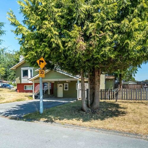 Photo 2 at 14458 Chartwell Drive, Bear Creek Green Timbers, Surrey Photo 2 at 14458 Chartwell Drive, Bear Creek Green Timbers, Surrey