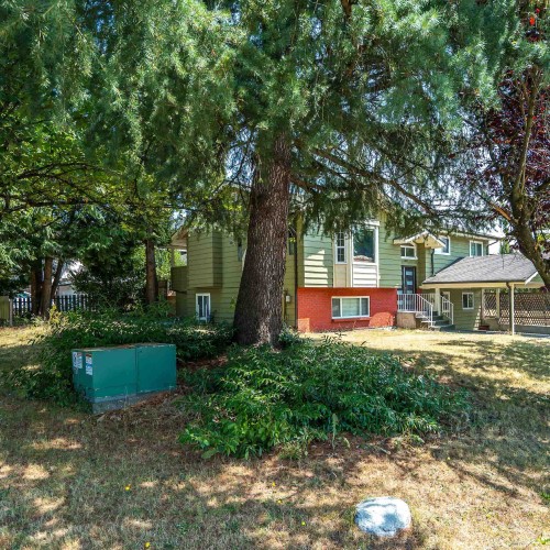 Photo 3 at 14458 Chartwell Drive, Bear Creek Green Timbers, Surrey Photo 3 at 14458 Chartwell Drive, Bear Creek Green Timbers, Surrey