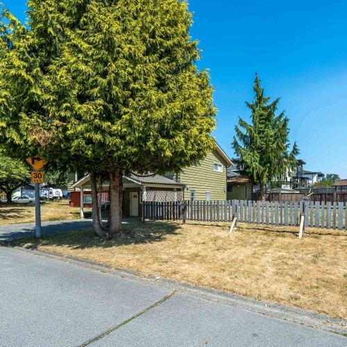 Photo 4 at 14458 Chartwell Drive, Bear Creek Green Timbers, Surrey Photo 4 at 14458 Chartwell Drive, Bear Creek Green Timbers, Surrey