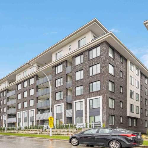 Photo 2 at 109 - 15848 Fraser Highway, Fleetwood Tynehead, Surrey Photo 2 at 109 - 15848 Fraser Highway, Fleetwood Tynehead, Surrey