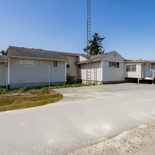 Photo 3 at 4586 176 Street, Serpentine, Cloverdale Photo 3 at 4586 176 Street, Serpentine, Cloverdale