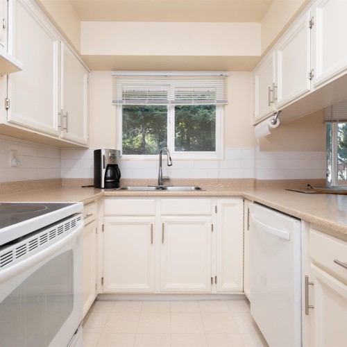 Photo 9 at 11436 Royal Crescent, Royal Heights, North Surrey Photo 9 at 11436 Royal Crescent, Royal Heights, North Surrey