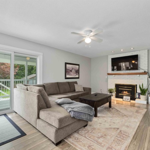 Photo 2 at 18166 54 Avenue, Cloverdale BC, Cloverdale Photo 2 at 18166 54 Avenue, Cloverdale BC, Cloverdale