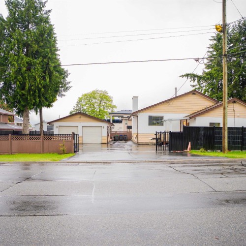 Photo 3 at 9290 128 Street, Queen Mary Park Surrey, Surrey Photo 3 at 9290 128 Street, Queen Mary Park Surrey, Surrey