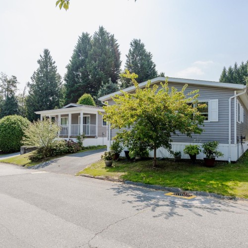 Photo 2 at 19 - 8220 King George Boulevard, Bear Creek Green Timbers, Surrey Photo 2 at 19 - 8220 King George Boulevard, Bear Creek Green Timbers, Surrey