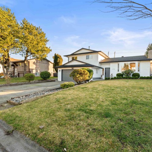 Photo 2 at 15796 95a Avenue, Fleetwood Tynehead, Surrey Photo 2 at 15796 95a Avenue, Fleetwood Tynehead, Surrey