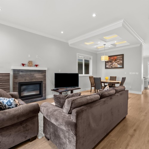 Photo 2 at 6042 138 Street, Sullivan Station, Surrey Photo 2 at 6042 138 Street, Sullivan Station, Surrey