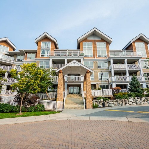 Photo 2 at 301 - 6490 194 Street, Clayton, Cloverdale Photo 2 at 301 - 6490 194 Street, Clayton, Cloverdale