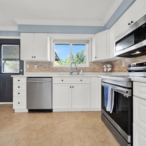 Photo 9 at 9088 146a Street, Bear Creek Green Timbers, Surrey Photo 9 at 9088 146a Street, Bear Creek Green Timbers, Surrey