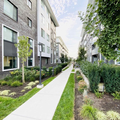 Photo 3 at 307 - 15858 Fraser Highway, Fleetwood Tynehead, Surrey Photo 3 at 307 - 15858 Fraser Highway, Fleetwood Tynehead, Surrey