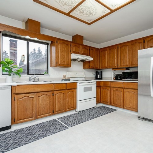 Photo 7 at 15672 99b Avenue, Guildford, North Surrey Photo 7 at 15672 99b Avenue, Guildford, North Surrey