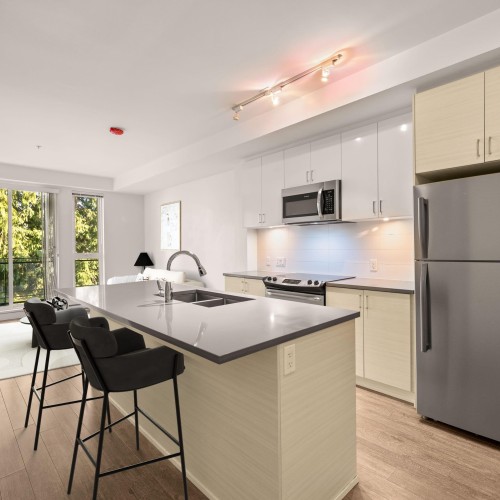 Photo 2 at 306 - 13919 Fraser Highway, Whalley, North Surrey Photo 2 at 306 - 13919 Fraser Highway, Whalley, North Surrey