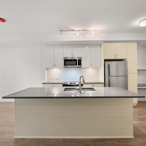 Photo 4 at 306 - 13919 Fraser Highway, Whalley, North Surrey Photo 4 at 306 - 13919 Fraser Highway, Whalley, North Surrey