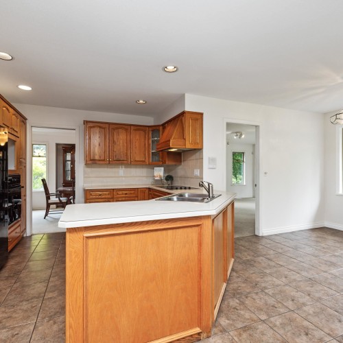 Photo 11 at 8658 165a Street, Fleetwood Tynehead, Surrey Photo 11 at 8658 165a Street, Fleetwood Tynehead, Surrey