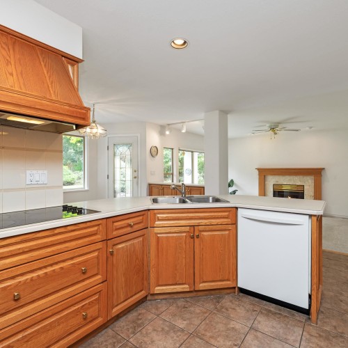 Photo 8 at 8658 165a Street, Fleetwood Tynehead, Surrey Photo 8 at 8658 165a Street, Fleetwood Tynehead, Surrey