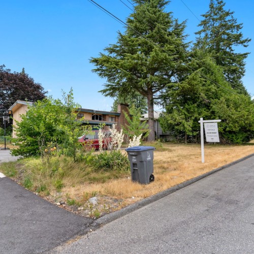 Photo 3 at 14635 59a Avenue, Sullivan Station, Surrey Photo 3 at 14635 59a Avenue, Sullivan Station, Surrey