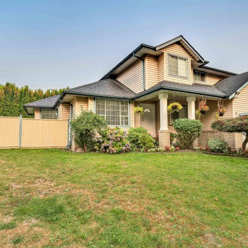 Photo 4 at 8662 141b Street, Bear Creek Green Timbers, Surrey Photo 4 at 8662 141b Street, Bear Creek Green Timbers, Surrey