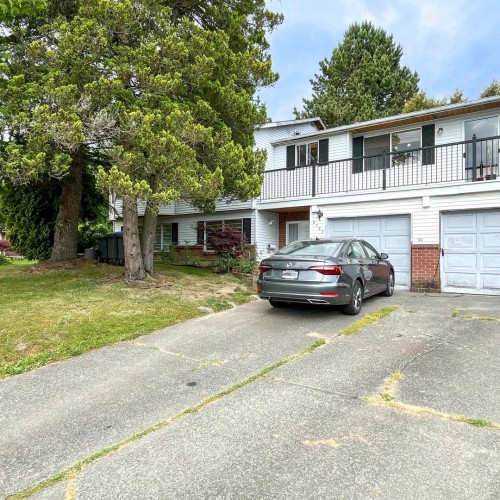 Photo 1 at 9392 139 Street, Bear Creek Green Timbers, Surrey Photo 1 at 9392 139 Street, Bear Creek Green Timbers, Surrey