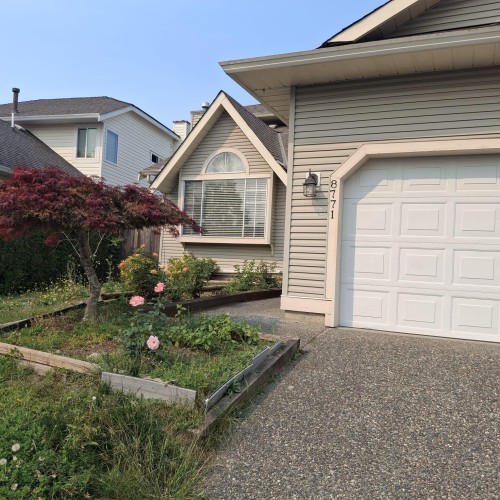 Photo 2 at 8771 143 Street, Bear Creek Green Timbers, Surrey Photo 2 at 8771 143 Street, Bear Creek Green Timbers, Surrey