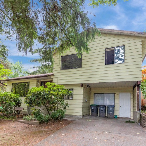 Photo 3 at 6711 141 Street, East Newton, Surrey Photo 3 at 6711 141 Street, East Newton, Surrey