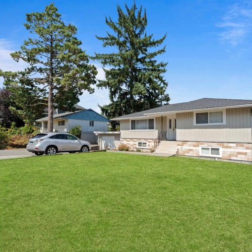 Photo 3 at 12955 106a Avenue, Whalley, North Surrey Photo 3 at 12955 106a Avenue, Whalley, North Surrey