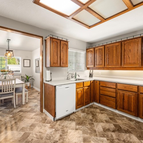 Photo 13 at 10142 128a Street, Cedar Hills, North Surrey Photo 13 at 10142 128a Street, Cedar Hills, North Surrey