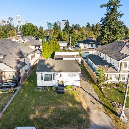 Photo 4 at 10142 128a Street, Cedar Hills, North Surrey Photo 4 at 10142 128a Street, Cedar Hills, North Surrey