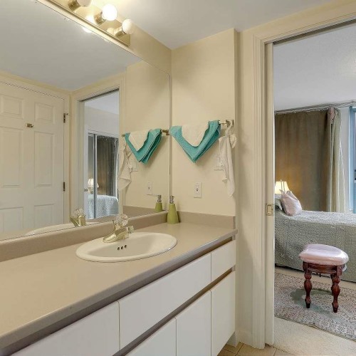 Photo 13 at 1402 - 13353 108 Avenue, Whalley, North Surrey Photo 13 at 1402 - 13353 108 Avenue, Whalley, North Surrey