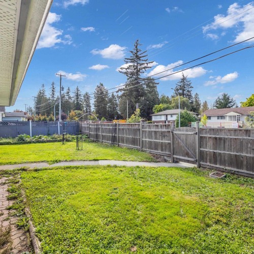 Photo 4 at 6470 128 Street, West Newton, Surrey Photo 4 at 6470 128 Street, West Newton, Surrey