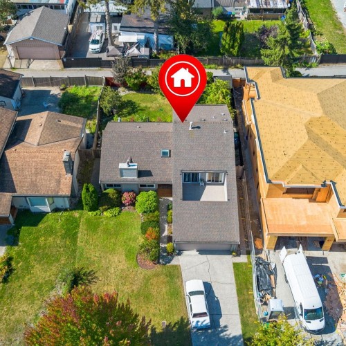 Photo 2 at 14437 Chartwell Drive, Bear Creek Green Timbers, Surrey Photo 2 at 14437 Chartwell Drive, Bear Creek Green Timbers, Surrey