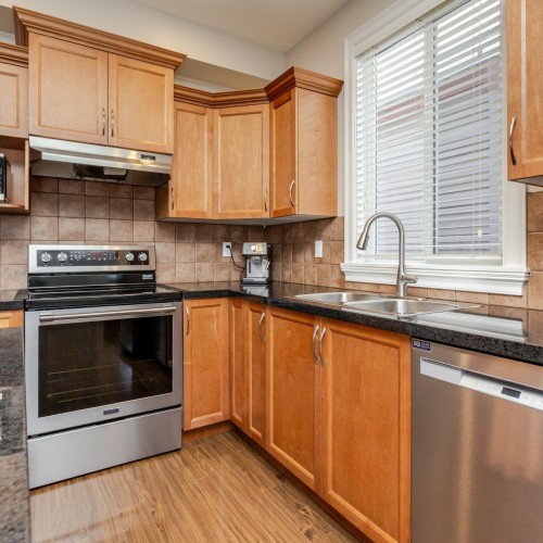 Photo 3 at 6522 193a Street, Clayton, Cloverdale Photo 3 at 6522 193a Street, Clayton, Cloverdale