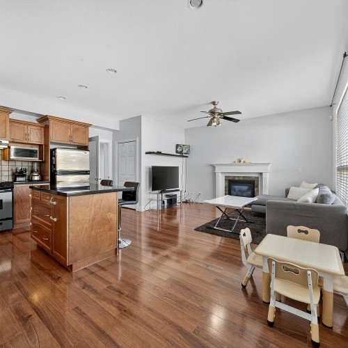 Photo 6 at 6517 193a Street, Clayton, Cloverdale Photo 6 at 6517 193a Street, Clayton, Cloverdale